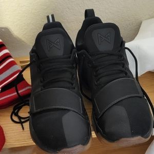Nike pg1 black gum paul george ones size 13